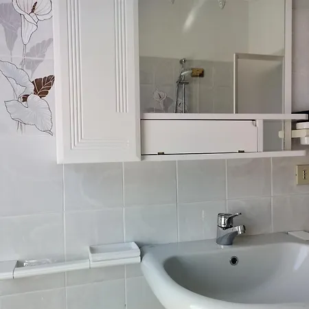 Iseolakerental - Casa Chicca * Esmate